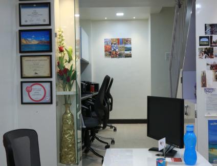 interior-jagruti-nikhil_office-3.jpg